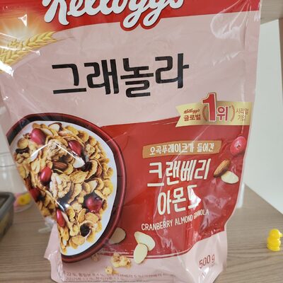 크랜베리 아몬드 그래놀라 제품 사진