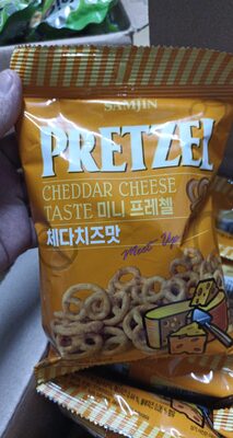 미니 프레첼 체다치즈맛 제품 사진